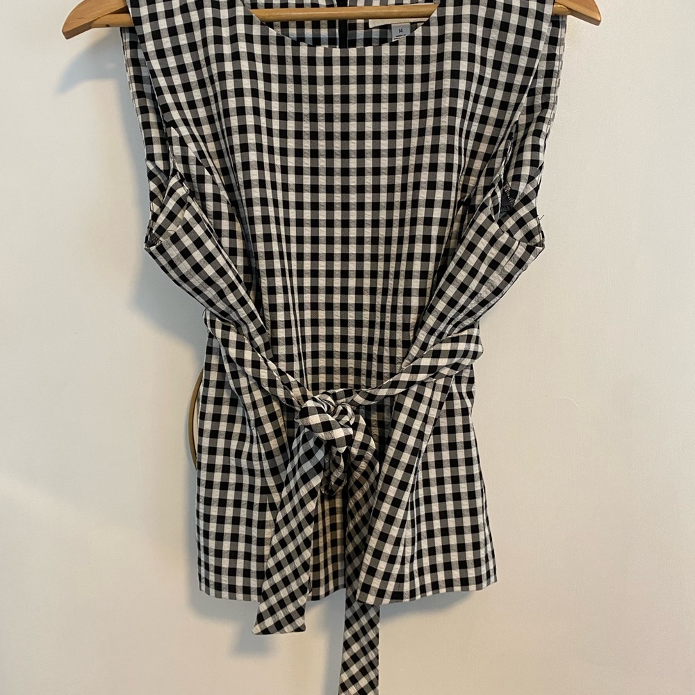 Nine West Black and White Tie Front Sleeveless Blouse